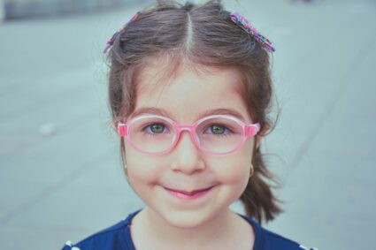 Guide pratique : Choisir les premières lunettes de votre enfant